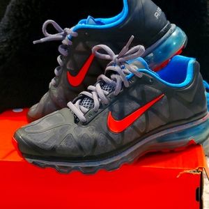 7.5 Women's Nike Air Max grey blue and neon pink 2017